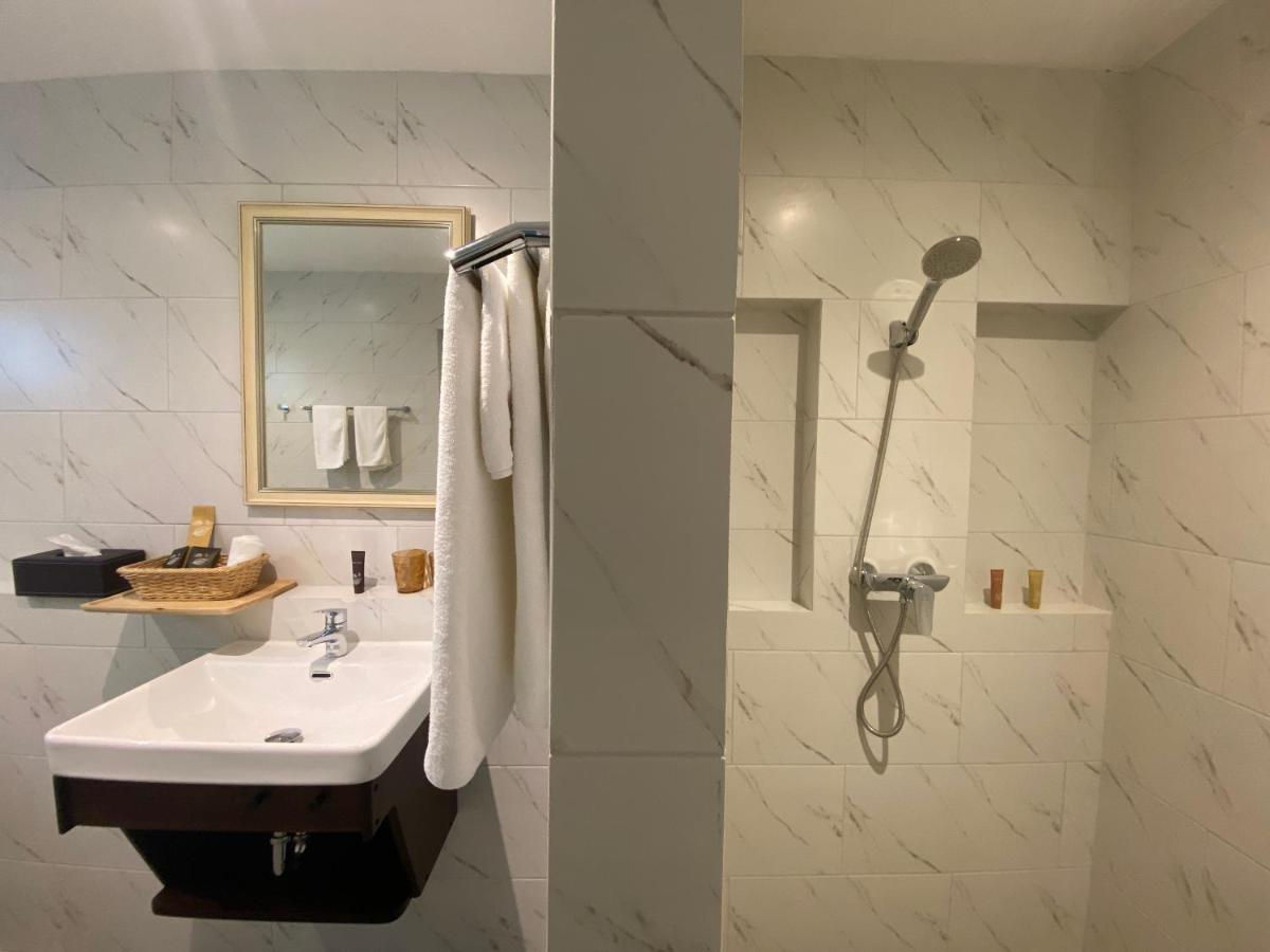 Hotel Le Petit Saint Tropez Khanom Zewnętrze zdjęcie